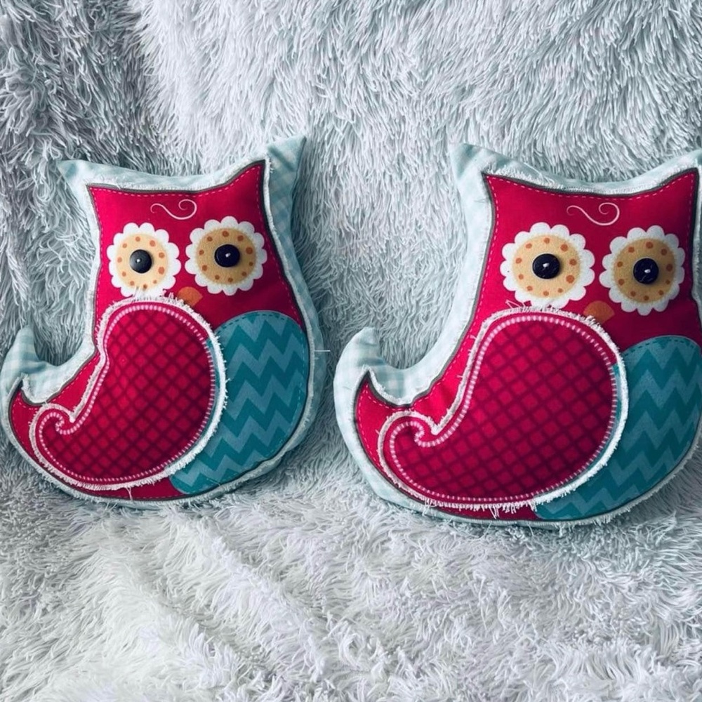 🦉 New! Set of 2 Adorable Pink & Blue Owl Pillows